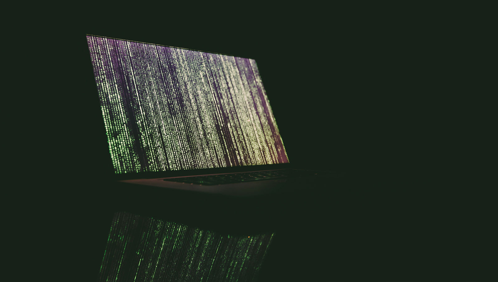 Laptop mit Code